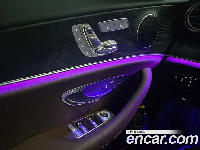 Mercedes-Benz E-Class — Фото автомобиля 4