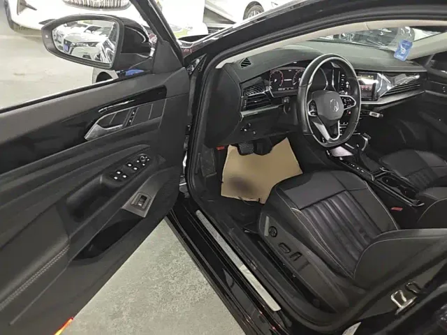 Volkswagen Passat — Фото автомобиля 15
