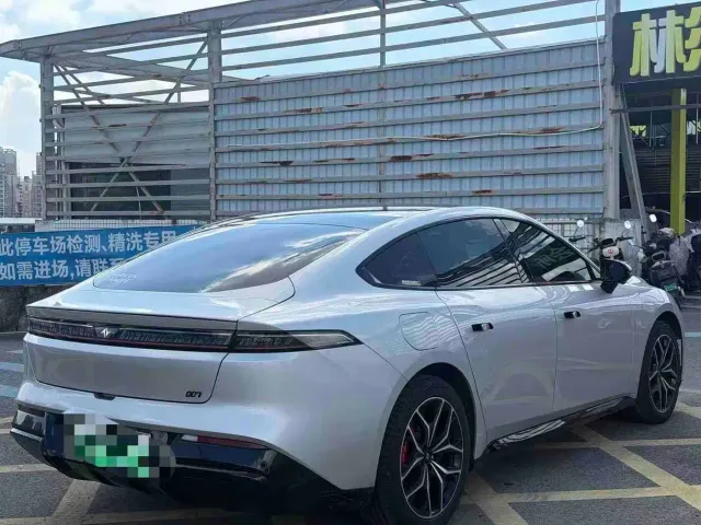 Dongfeng eπ 007 — Фото автомобиля 9