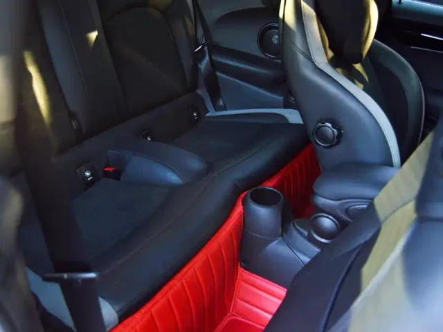 MINI Hatch — Фото автомобиля 12