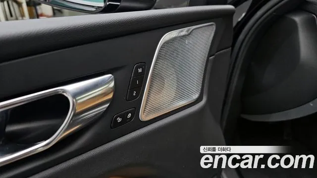 Вольво XC60 — Фото автомобиля 16