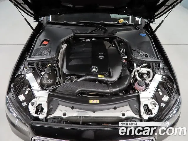 Mercedes-Benz E-Class E-класс W213 E350 4MATIC Exclusive — Фото автомобиля 6