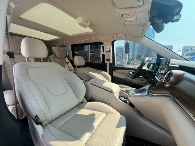 Mercedes-Benz V-Class — Фото автомобиля 14