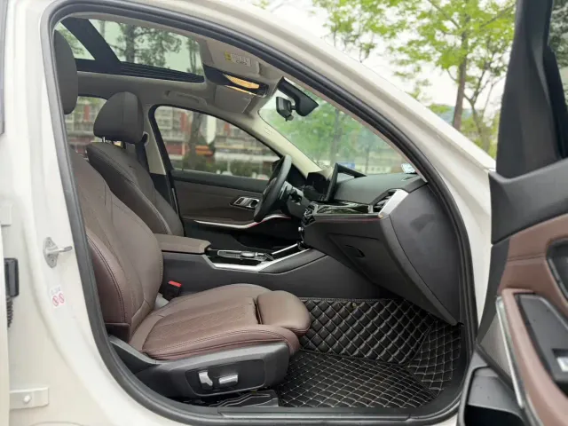 BMW 3 Series — Фото автомобиля 10