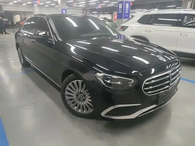 Фотография автомобиля — Mercedes-Benz E-Class