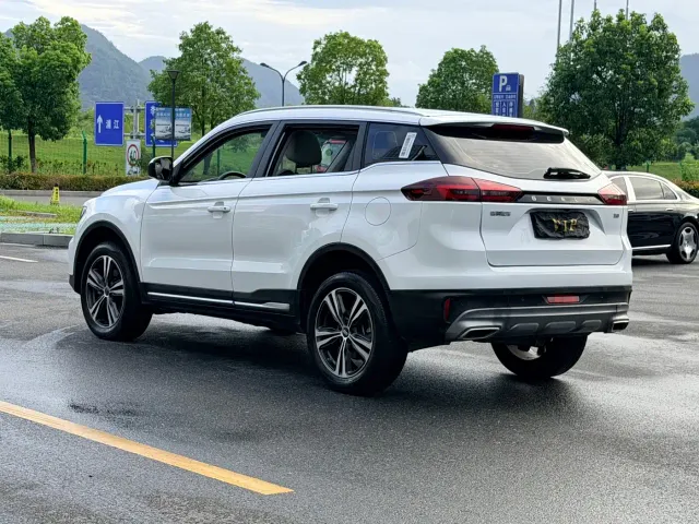 Geely Boyue — Фото автомобиля 7