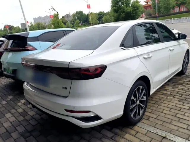 Geely Emgrand — Фото автомобиля 6