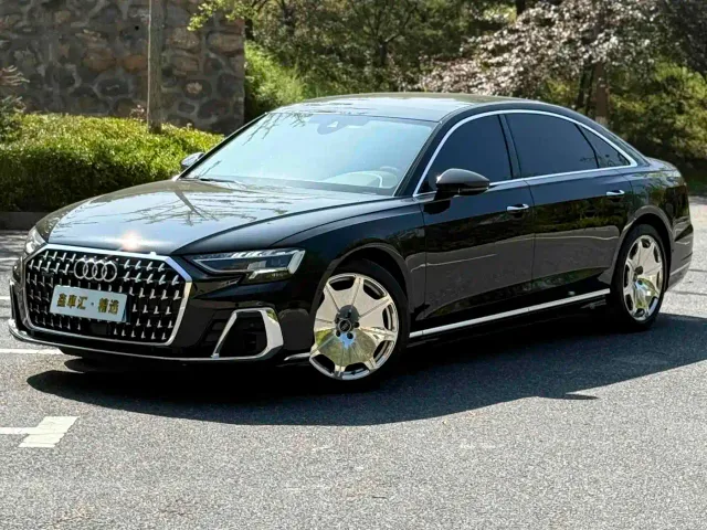 Фотография автомобиля — Audi A8