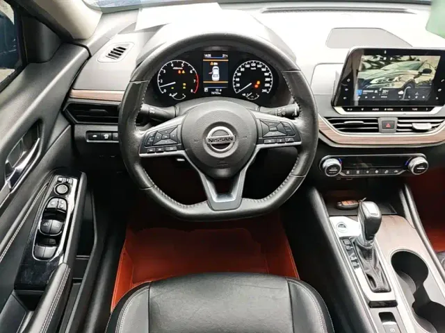 Nissan Teana — Фото автомобиля 10