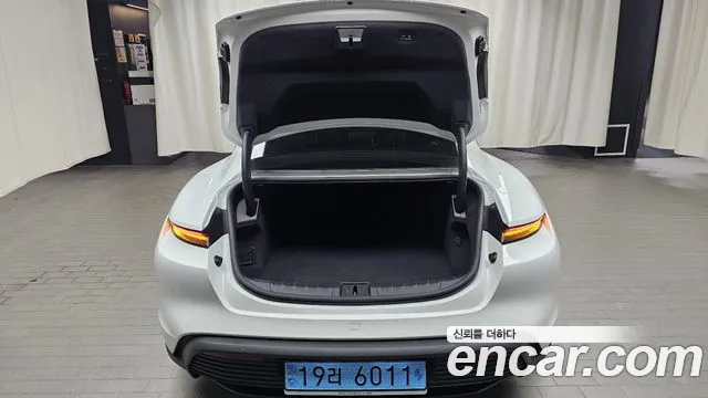 Porsche Taycan Taycan Khan — Фото автомобиля 24