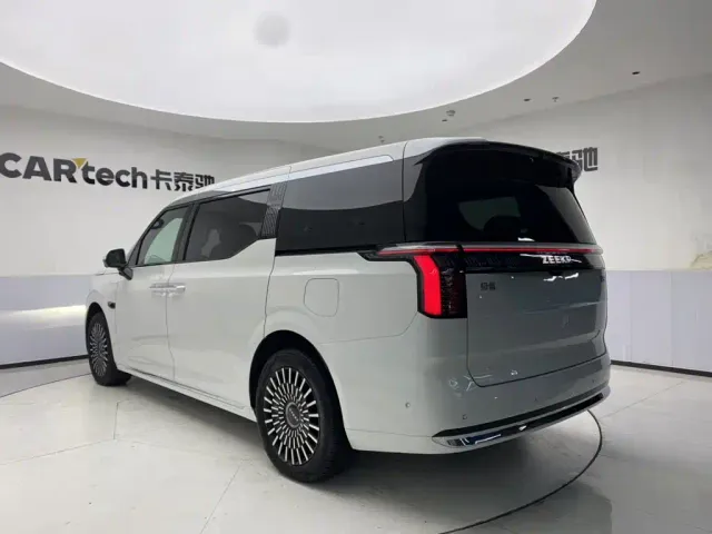 ZEEKR Zeekr 009 2024 7-Seat Aisle AWD Version 108kWh — Фото автомобиля 7