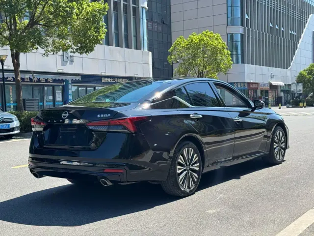 Nissan Teana — Фото автомобиля 5