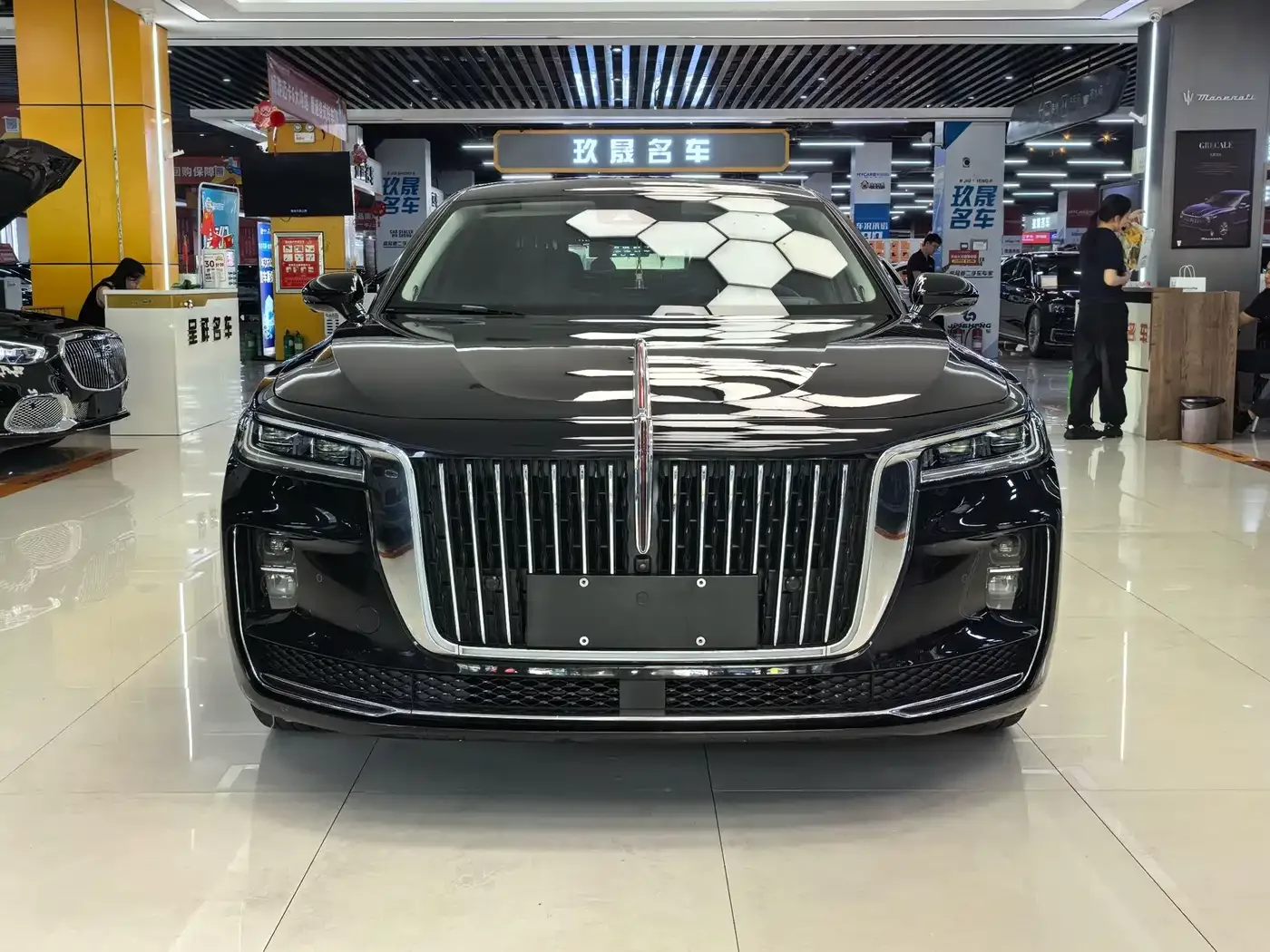 Hongqi Hongqi H9 2020 2.0T Smart Connection Qi Chang Edition — Фото автомобиля 2