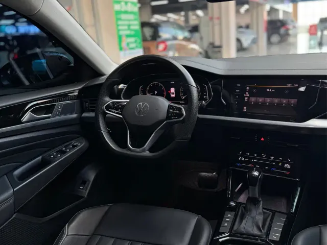 Volkswagen Passat — Фото автомобиля 14