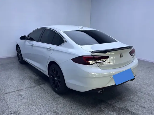 Buick Regal — Фото автомобиля 9