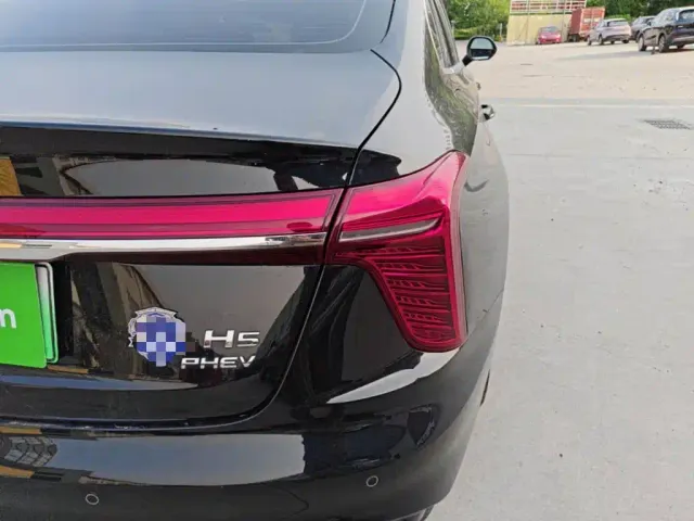 Hongqi H5 PHEV — Фото автомобиля 23
