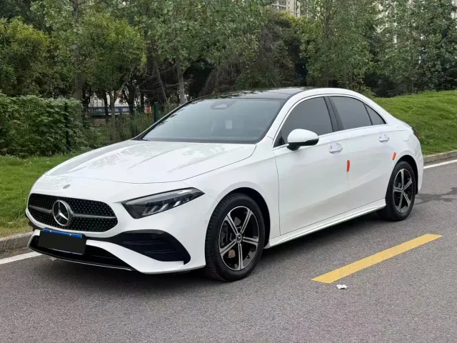 Фотография автомобиля — Mercedes-Benz A-Class