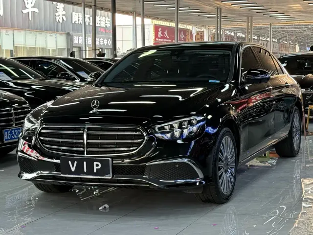 Фотография автомобиля — Mercedes-Benz E-Class