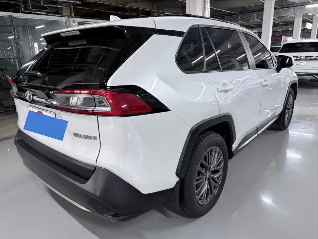 Toyota Wildlander — Фото автомобиля 19