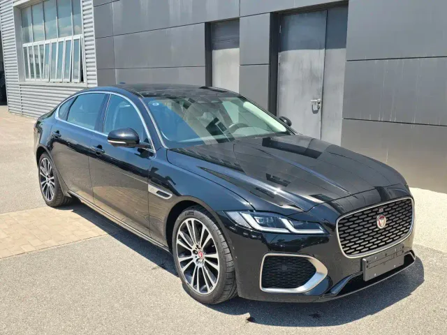 Jaguar XFL — Фото автомобиля 3