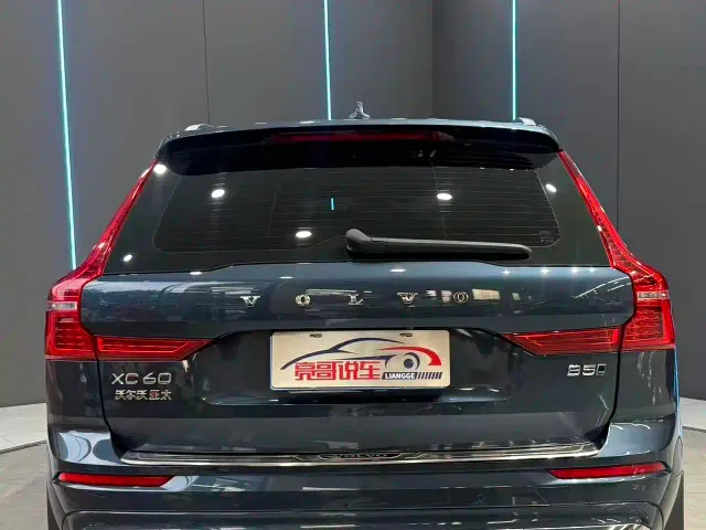 Volvo XC60 — Фото автомобиля 7