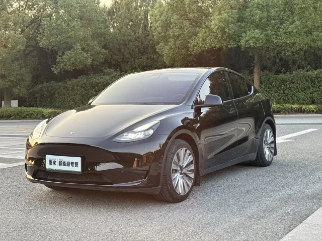 Фотография автомобиля — Tesla Model Y
