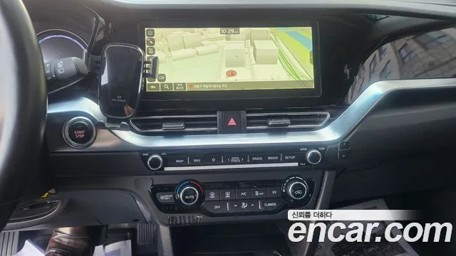 Kia Niro — Фото автомобиля 12