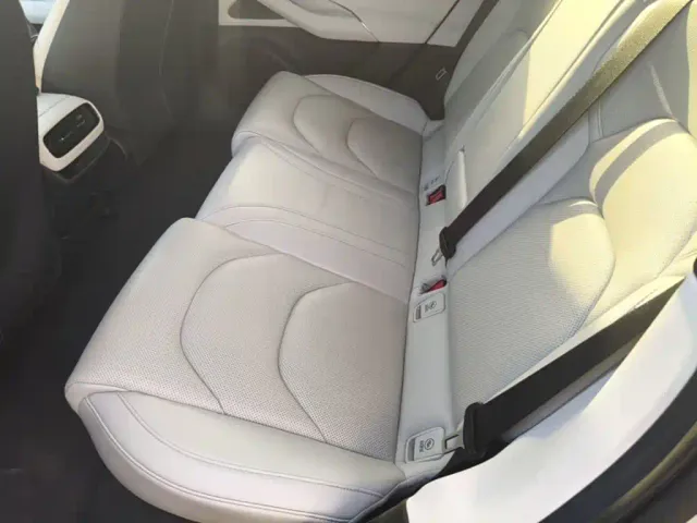 Xiaomi SU7 — Фото автомобиля 16