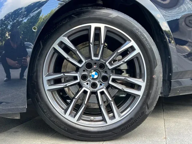 BMW 5 Series — Фото автомобиля 17