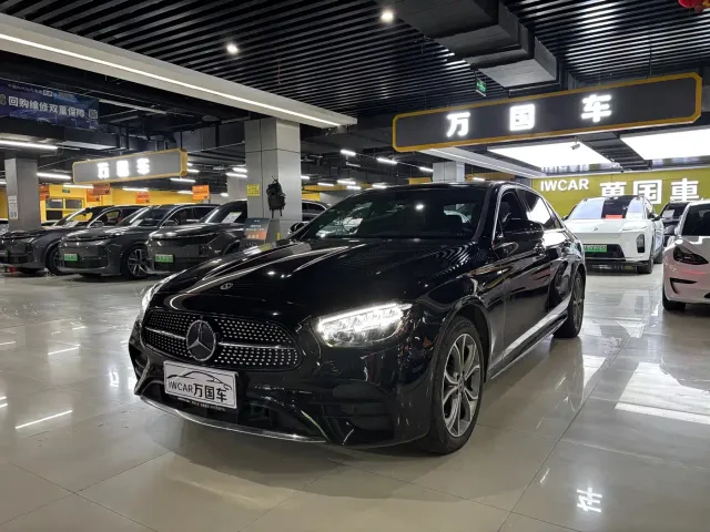 Фотография автомобиля — Mercedes-Benz E-Class