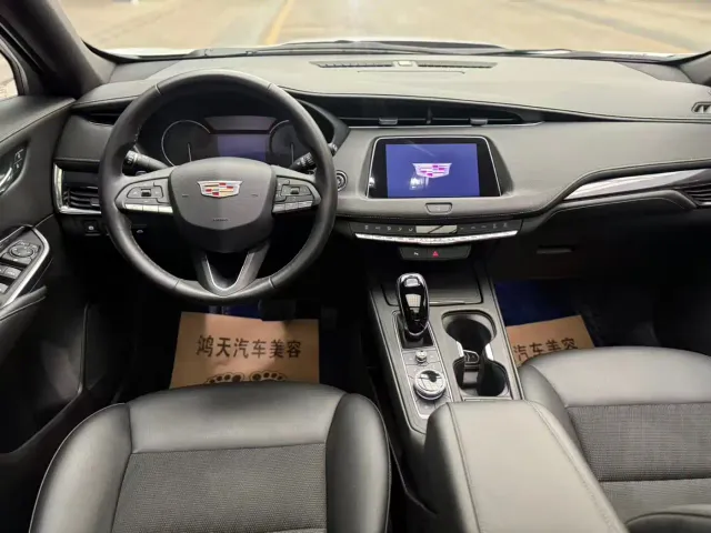 Cadillac XT4 — Фото автомобиля 6