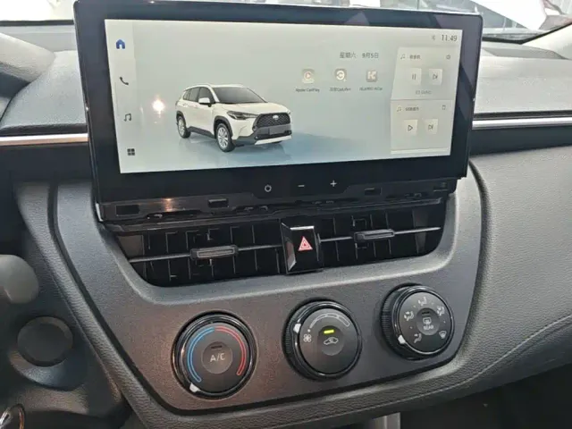 Toyota Corolla Cross — Фото автомобиля 12