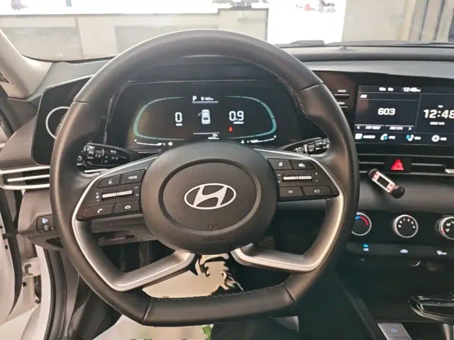 Hyundai Elantra — Фото автомобиля 10