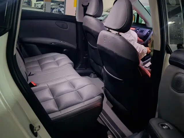 IM Motors LS6 — Фото автомобиля 9