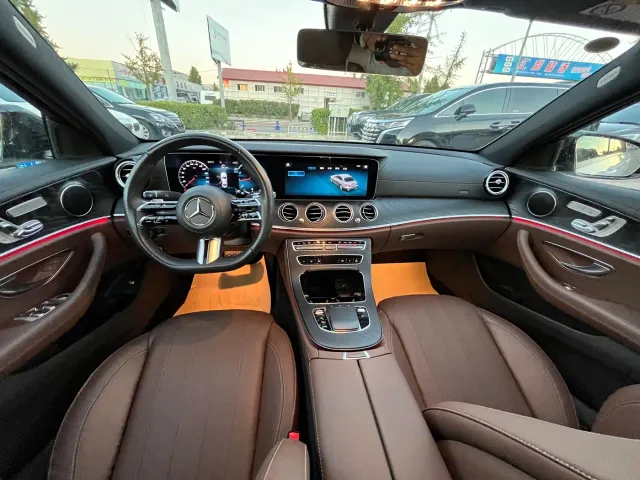Mercedes-Benz E-Class — Фото автомобиля 11