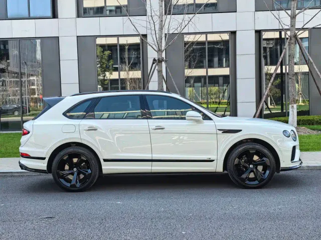 Bentley Bentayga — Фото автомобиля 5