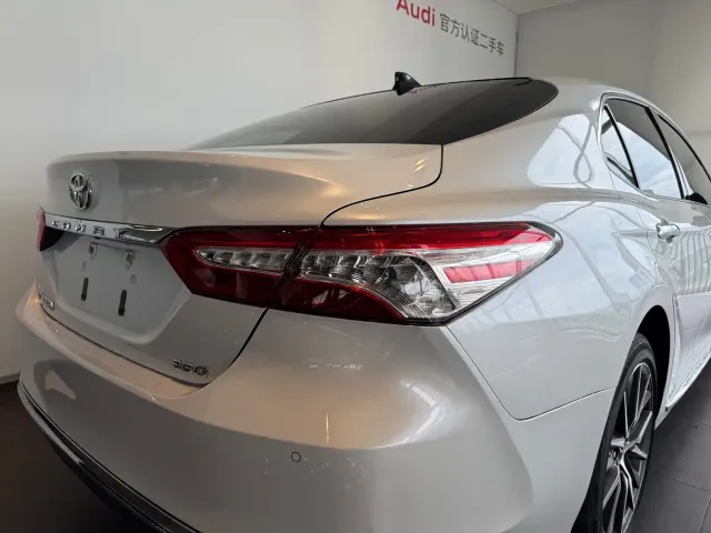 Toyota Camry — Фото автомобиля 10