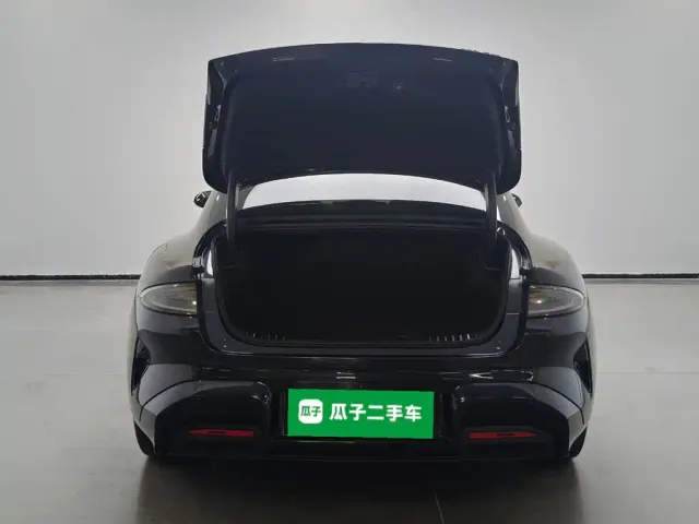 Xiaomi SU7 — Фото автомобиля 18