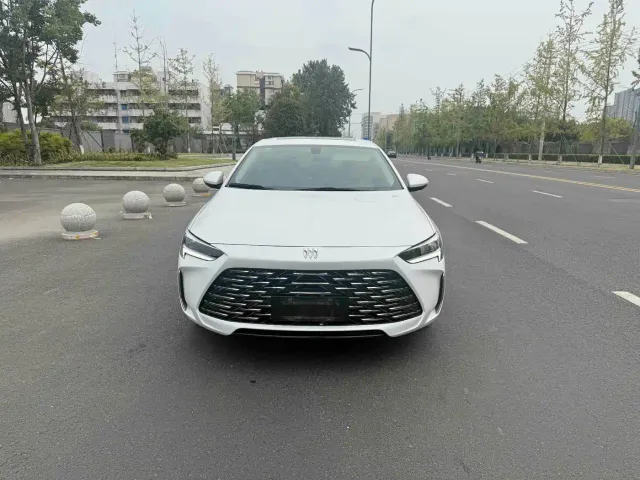 Buick Regal — Фото автомобиля 2