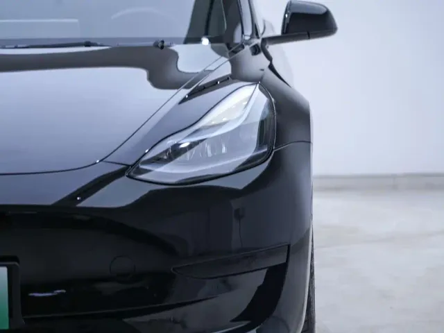 Tesla Model 3 — Фото автомобиля 7