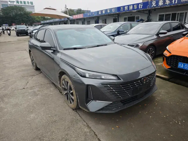 Changan Eado — Фото автомобиля 3