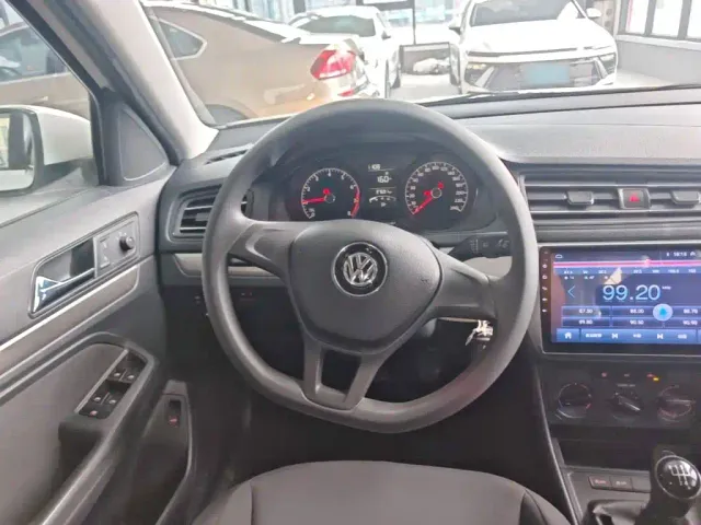Volkswagen Lavida — Фото автомобиля 10