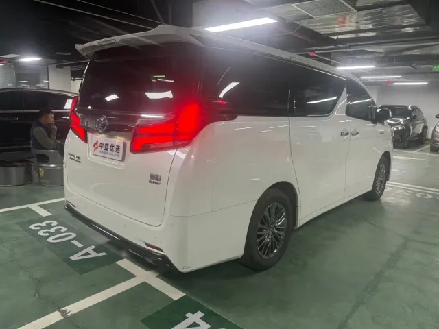 Toyota Alphard — Фото автомобиля 4