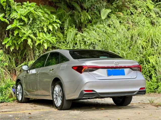 Toyota Avalon — Фото автомобиля 4