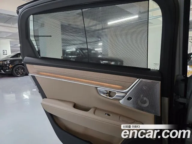 Volvo S90 — Фото автомобиля 11