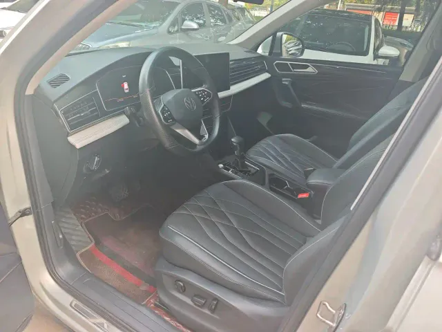 Volkswagen Tiguan L — Фото автомобиля 6