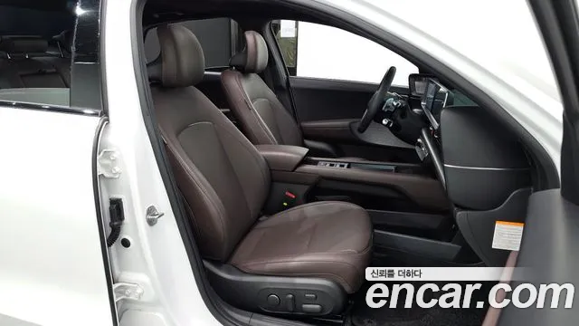 Hyundai Ioniq 6 — Фото автомобиля 11