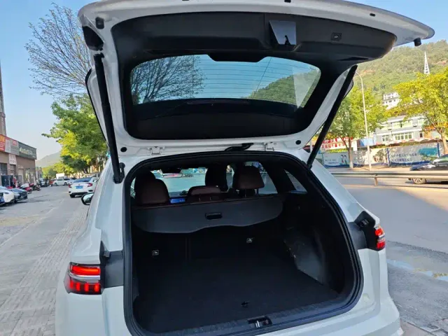 Geely Xingyue L — Фото автомобиля 17