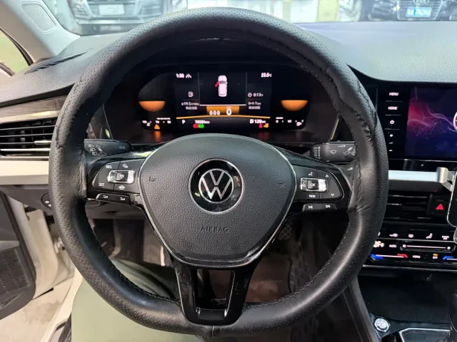 Volkswagen Lavida — Фото автомобиля 8