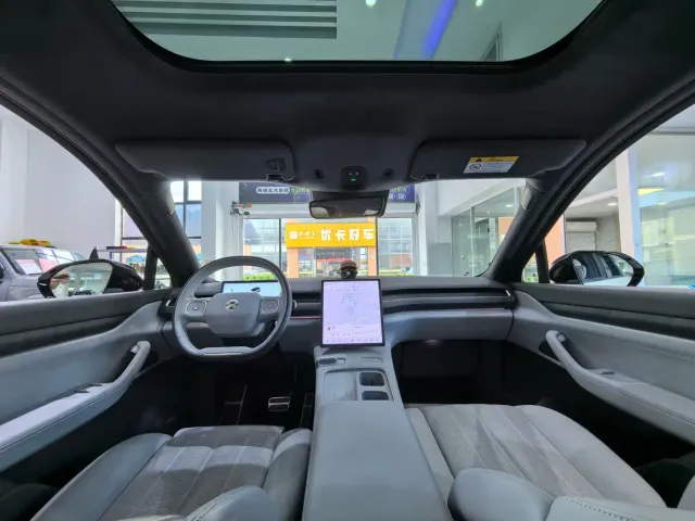 Nio ES8 — Фото автомобиля 13